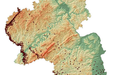 Karte von Rheinland-Pfalz mit roten Markierungen für die einzelnen Anlagen des Westwalls und blauen Markierungen für die einzelnen Anlagen der Luftverteidigungszone West. Die Anlagen des Westwalls ziehen sich entlang der Grenze. Die Anlagen der Luftverteidigungszone befinden sich mit etwas Abstand dahinter.
